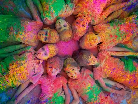 Beautiful Wallpapers: Happy Holi Festival Enjoying People in India