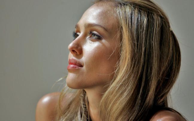 women jessica alba 1280x1024 wallpaper \u2013 People Hot Girls HD Desktop 