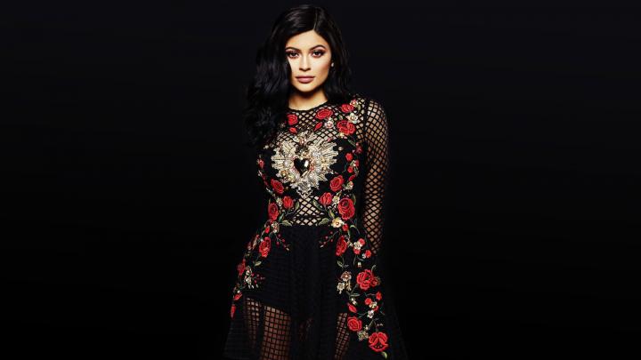 Kylie Jenner 2018 HD Wallpaper - HD Mobile Walls - Medium