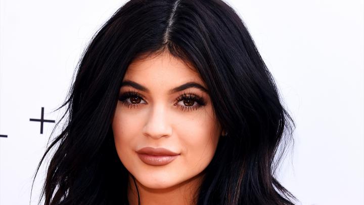 Kylie Jenner Wallpapers Images Photos Pictures Backgrounds