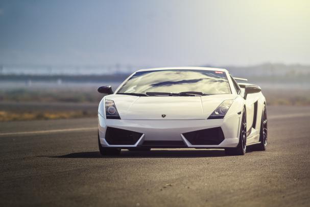 Beautiful desktop wallpaper of Lamborghini Gallardo, image of white 