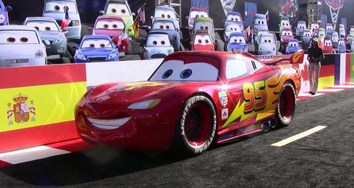 Cars_Lightning McQueen | HD Wallpapers (High Definition) | Free Background