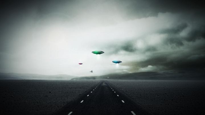 Alien Spaceship Wallpaper -