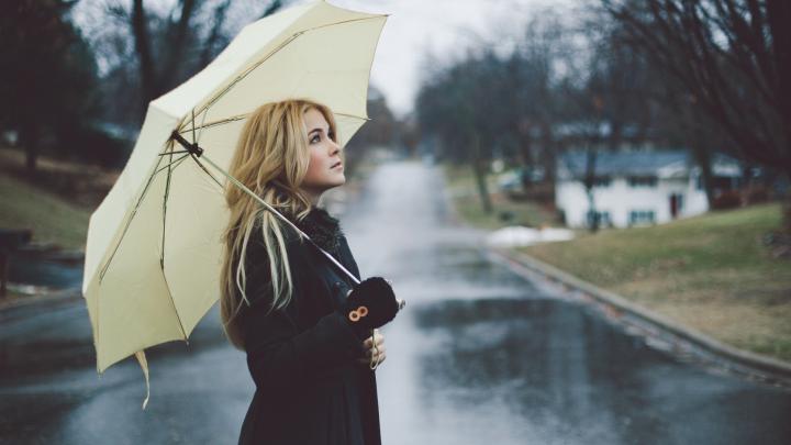 Download Wallpaper 1920x1080 girl, blonde, umbrella, street, rain 