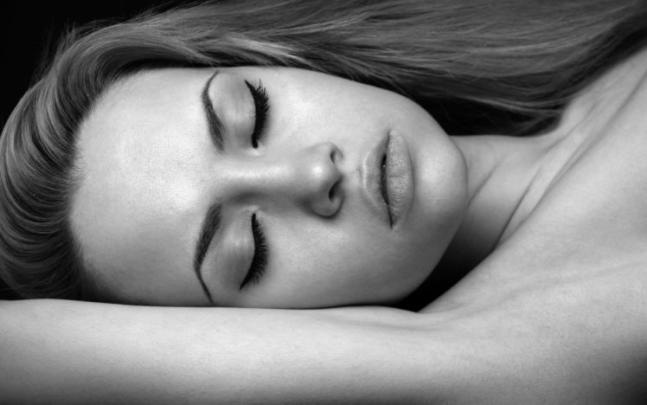 angelina jolie portrait wallpaper 956 2560 x 1600 widescreen Wallpapers 