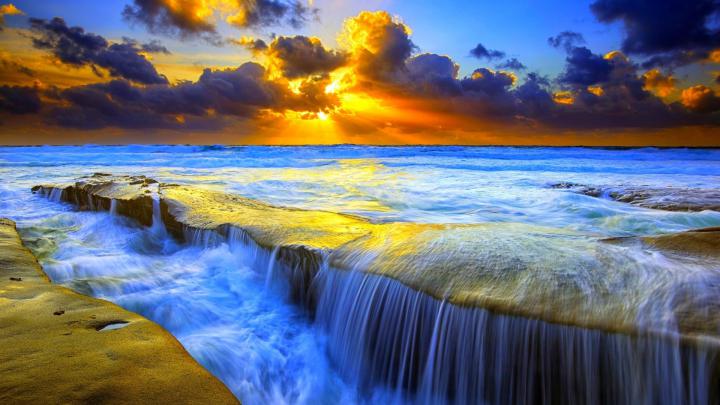 Oceans Tide Flow Rays Clouds Sky For Iphone 5 Desktop Wallpapers HD 4k 