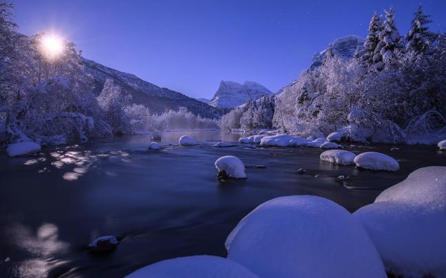 Winter Moon Wallpapers - Top Free Winter Moon Backgrounds - WallpaperAccess