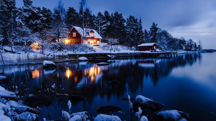 Winter holiday night at the cottage in the mountain Wallpaper Download 
