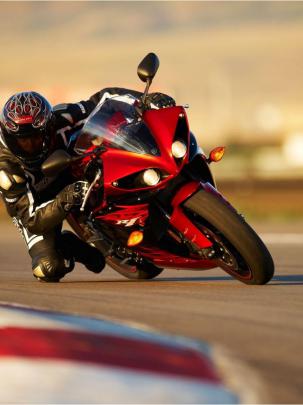 Yamaha R1 Red Wallpapers - Top Free Yamaha R1 Red Backgrounds 