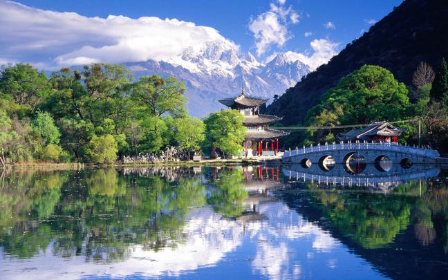 Green Nature: High Resolution Widescreen Nature Wallpapers